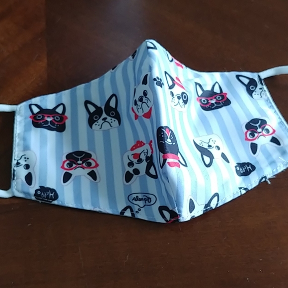 Free add on purchase over $45 Kid's fabric face mask cats & dogs NWT - Picture 2 of 5